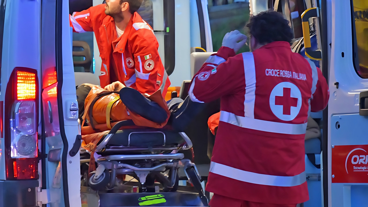 È scattata la macchina dei soccorsi: corsa contro il tempo per salvarlo