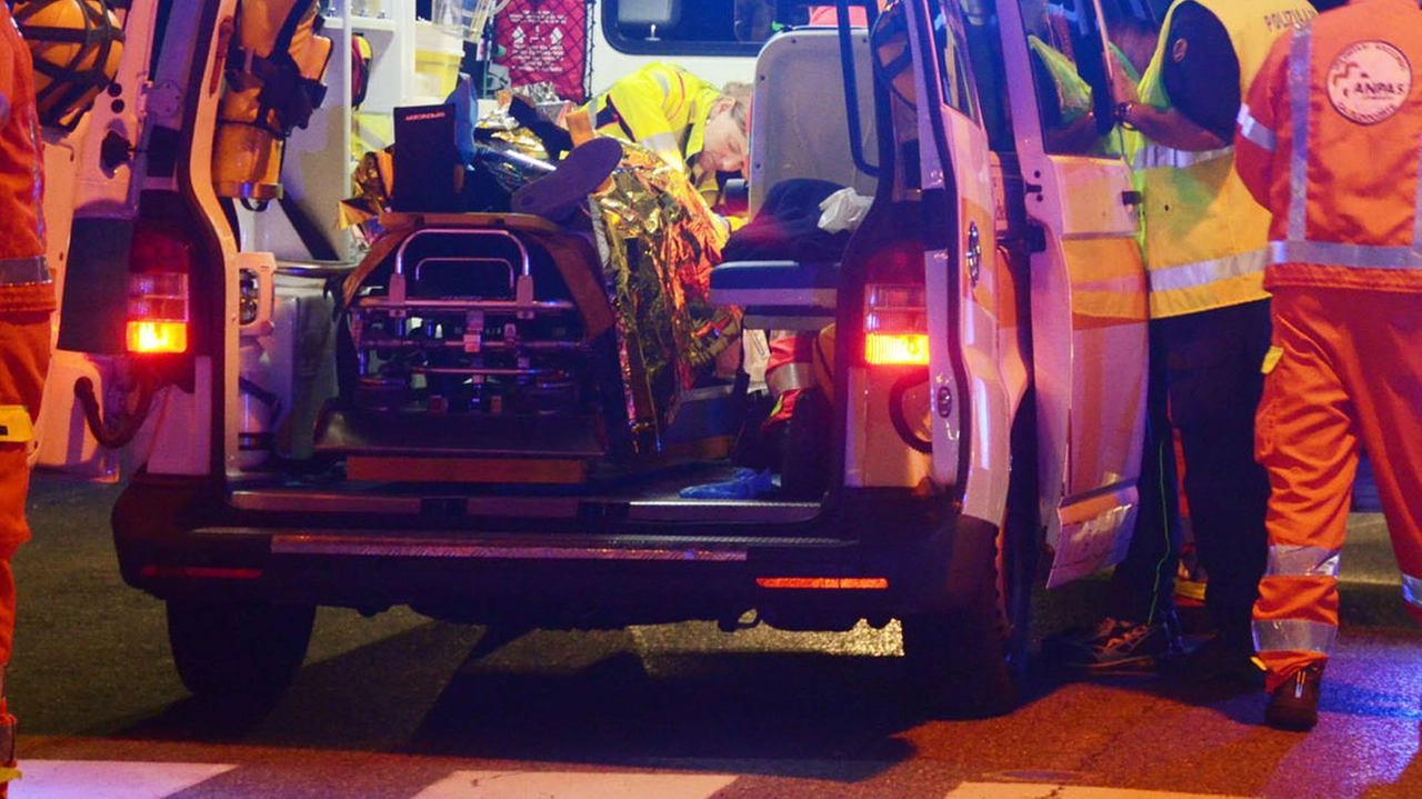 I due uomini sono stati soccorsi da due ambulanze e portati al pronto soccorso I due uomini sono stati soccorsi da due ambulanze e portati al pronto soccorso