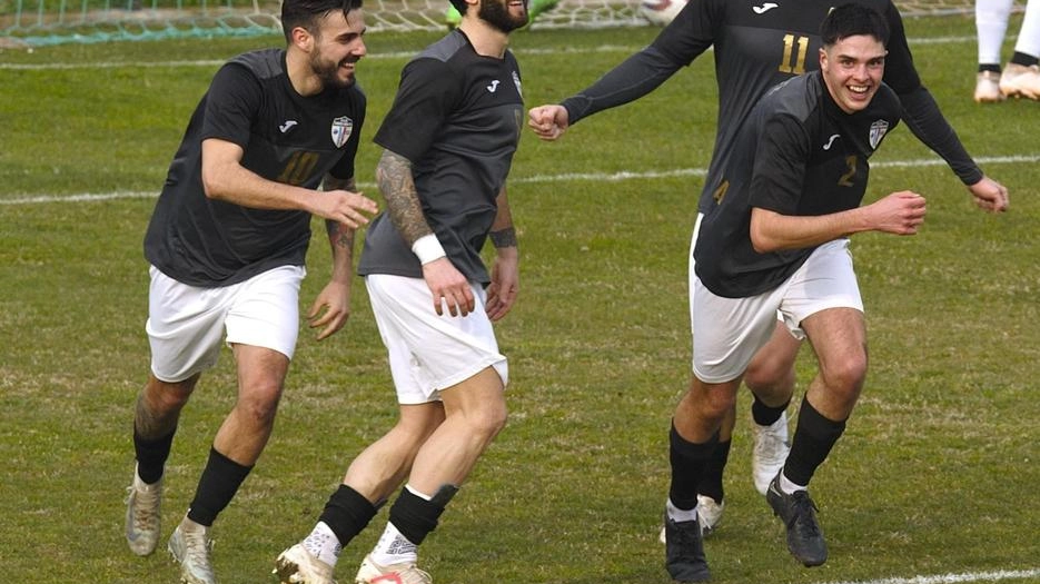 Nel girone "A" il New Team supera il San Vito di misura. Nel girone "B" il Vorno prevale. nella battaglia con il Bargecchia. Nel girone "A" il New Team supera il San Vito di misura. Nel girone "B" il Vorno prevale. nella battaglia con il Bargecchia.
