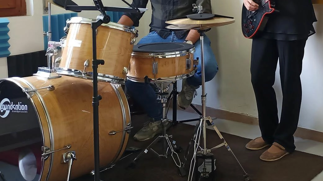 Proxima Music lancia il progetto "Band Lab" per unire giovani musicisti aretini in nuove band, offrendo un percorso formativo unico nel suo genere dedicato ai diversi generi musicali. Proxima Music lancia il progetto "Band Lab" per unire giovani musicisti aretini in nuove band, offrendo un percorso formativo unico nel suo genere dedicato ai diversi generi musicali.