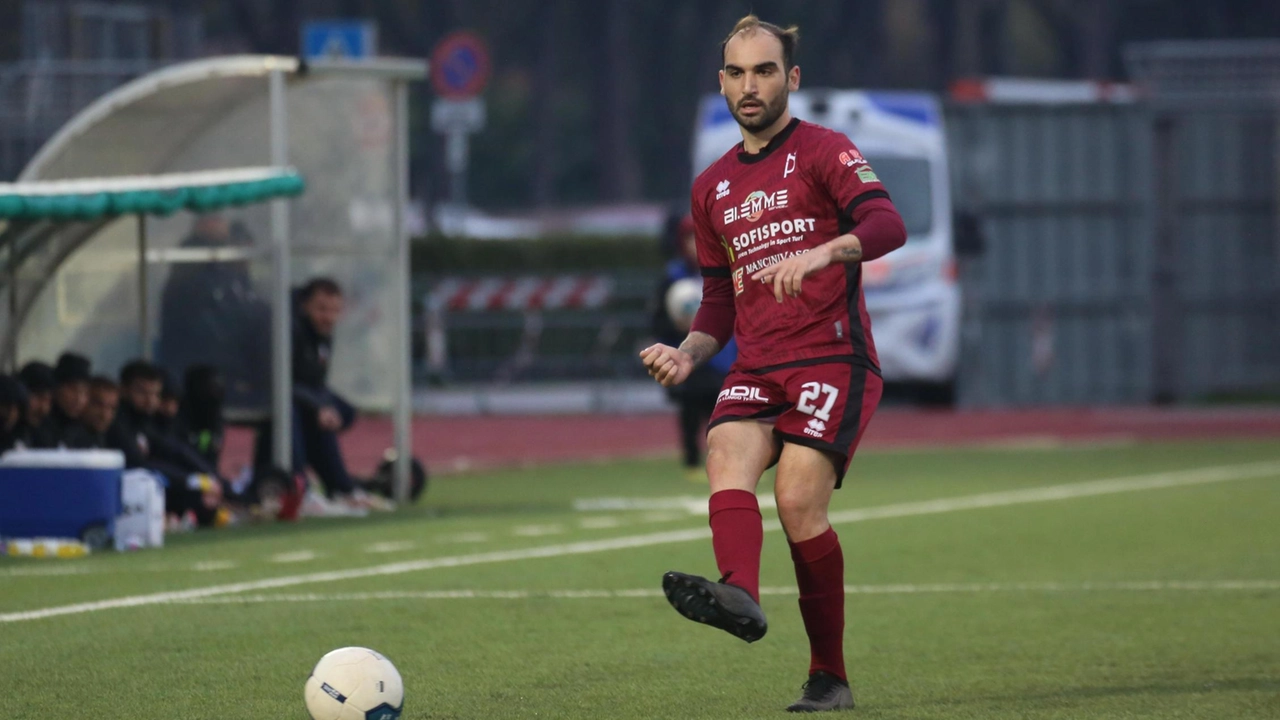 La Lucchese scende in campo contro il Pontedera dopo la promessa di bonifici. Trasferta vietata ai tifosi lucchesi.