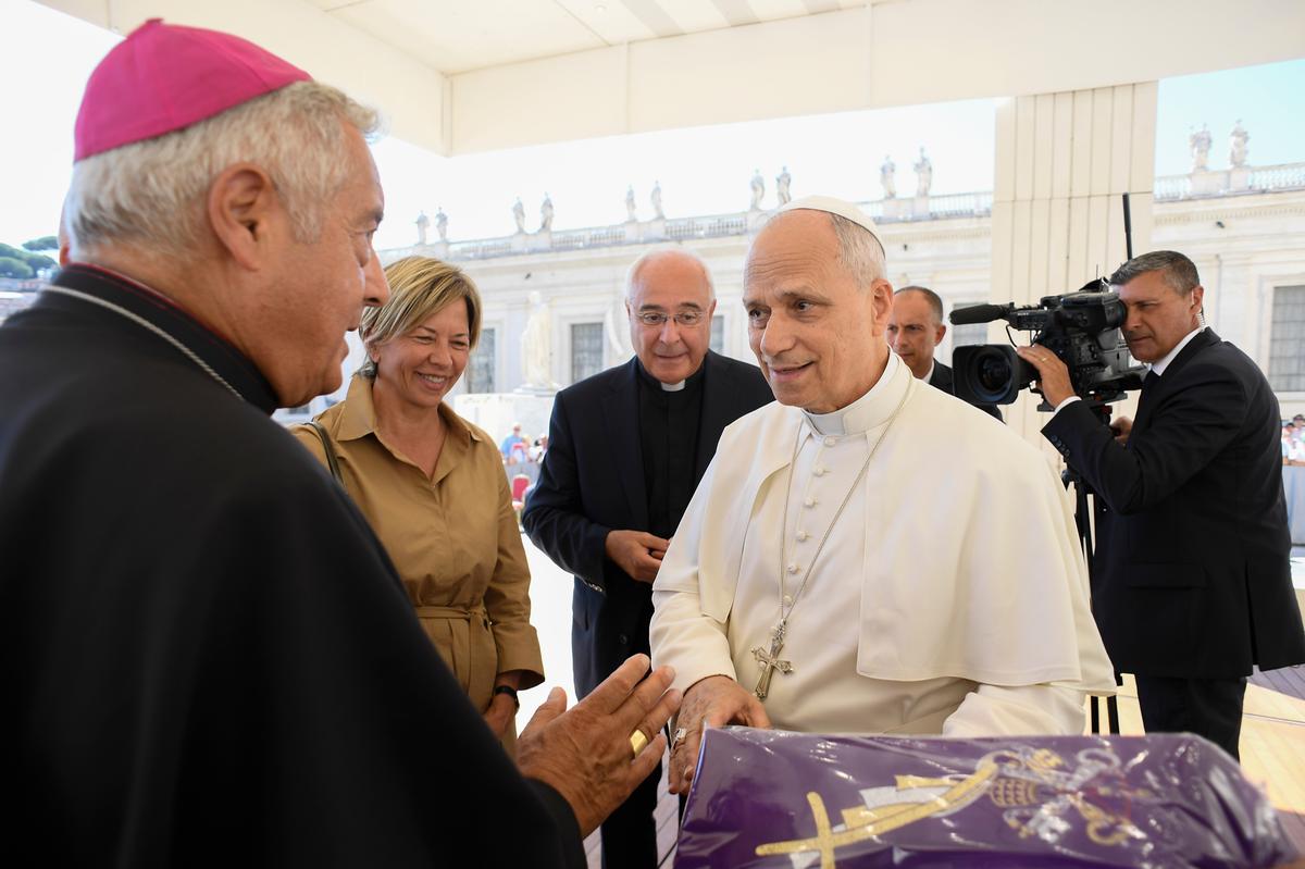 giubileo le stole pratesi il grazie di papa leone