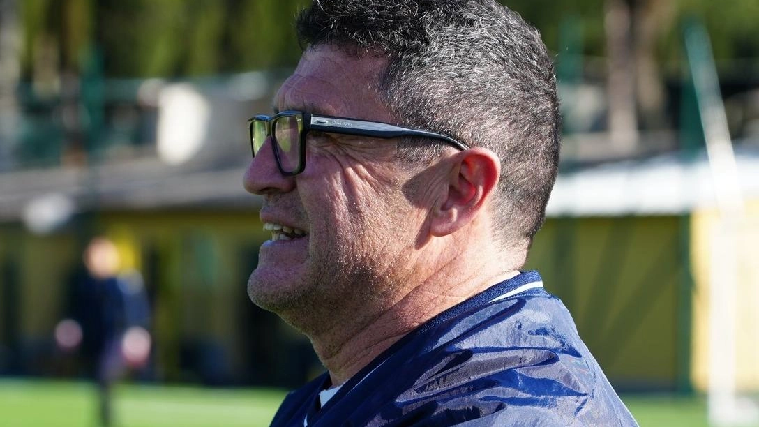 ’Il Condor’ viareggino Vitaliano Bonuccelli. , classe 1968, alla fine non arriverà sulla panchina del Viareggio in Eccellenza: è rimasto al San Donato Tavarnelle in Serie D! ’Il Condor’ viareggino Vitaliano Bonuccelli. , classe 1968, alla fine non arriverà sulla panchina del Viareggio in Eccellenza: è rimasto al San Donato Tavarnelle in Serie D!