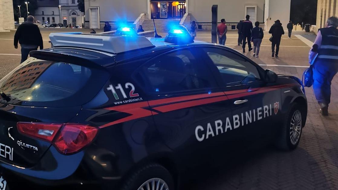 Coltello alla gola alla commessa, preso il terrore della pasticceria: accusato di violenza sessuale Coltello alla gola alla commessa, preso il terrore della pasticceria: accusato di violenza sessuale