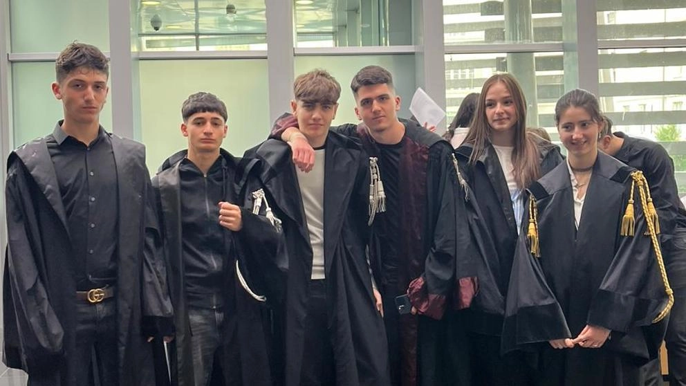 Protagonisti i ragazzi delle classi 2A e 2B dell’istituto «Luca Signorelli» Protagonisti i ragazzi delle classi 2A e 2B dell’istituto «Luca Signorelli»