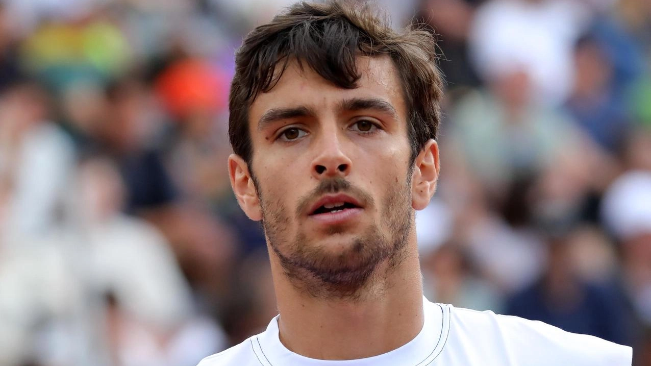 Il tennista carrarese Lorenzo Musetti, reduce dalla semifinale di Roma, è salito all’ottavo posto in classifica Il tennista carrarese Lorenzo Musetti, reduce dalla semifinale di Roma, è salito all’ottavo posto in classifica