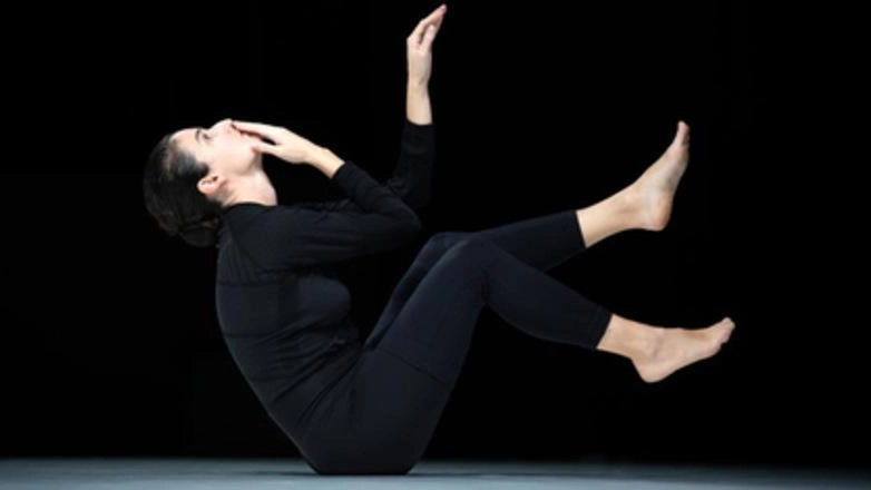 “Affluenti“ va in scena domani alle 17.30 alla Sala Sant’Anna in una. riflessione musicale, coreografica e visiva sul legame tra terra e acqua “Affluenti“ va in scena domani alle 17.30 alla Sala Sant’Anna in una. riflessione musicale, coreografica e visiva sul legame tra terra e acqua
