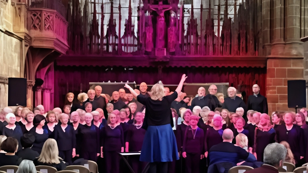 Il Classical Chorus inglese con oltre 100 elementi, che sarà oggi al Chiostro degli Agostiniani Il Classical Chorus inglese con oltre 100 elementi, che sarà oggi al Chiostro degli Agostiniani