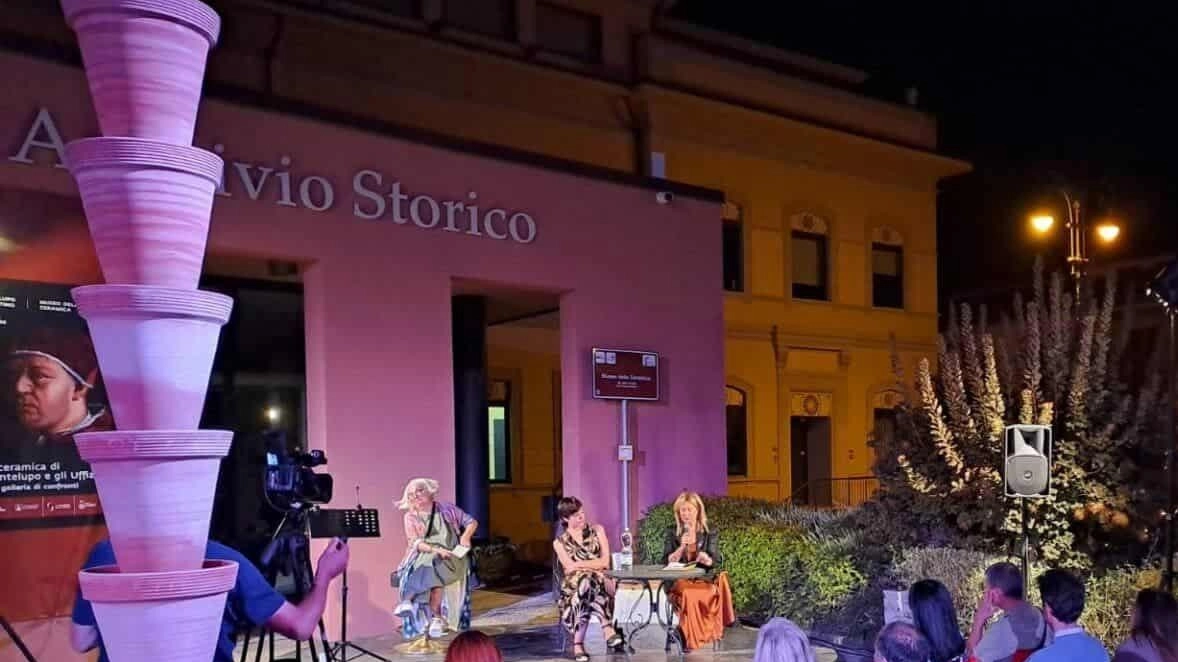 Una passata cerimonia di premiazione del concorso letterario “Il pane e le rose” al Mmab di Montelupo Fiorentino (foto d’archivio) Una passata cerimonia di premiazione del concorso letterario “Il pane e le rose” al Mmab di Montelupo Fiorentino (foto d’archivio)