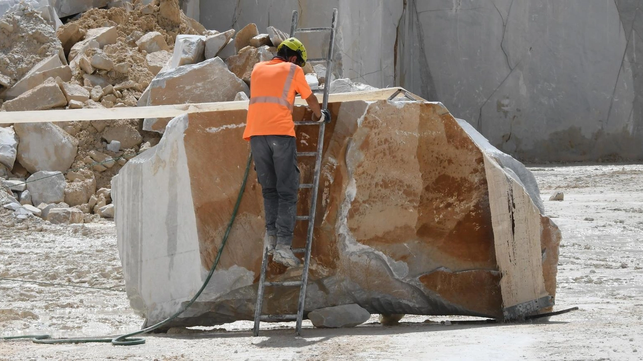 Marmo, l’associazione chiede che i progetti seguano una procedura che la stessa sindaca Arrighi ha definito trasparente Marmo, l’associazione chiede che i progetti seguano una procedura che la stessa sindaca Arrighi ha definito trasparente