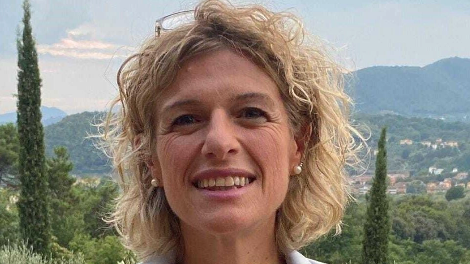 assessora Silvia Sarti illustra i contenuti della guida ai servizi sociali del comune di Capannori assessora Silvia Sarti illustra i contenuti della guida ai servizi sociali del comune di Capannori