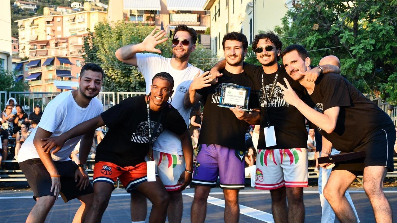 Atleti in gara alla Summer Hoops di Lerici Atleti in gara alla Summer Hoops di Lerici