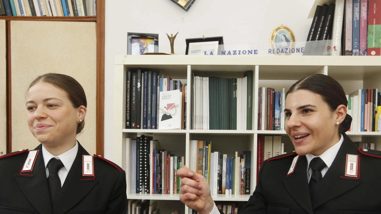 A sinistra il carabiniere Martina Martino, a destra la sua collega Serena Zago A sinistra il carabiniere Martina Martino, a destra la sua collega Serena Zago