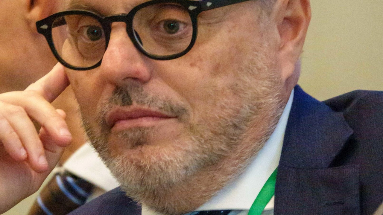 Proposta di creare una Zona franca doganale a La Spezia per potenziare il retroporto di Santo Stefano Magra e rendere più competitivo il sistema portuale. Alessandro Laghezza propone l'idea durante l'evento 'A bridge to Africa', sottolineando i benefici per le aziende e il potenziale di sviluppo economico. Proposta di creare una Zona franca doganale a La Spezia per potenziare il retroporto di Santo Stefano Magra e rendere più competitivo il sistema portuale. Alessandro Laghezza propone l'idea durante l'evento 'A bridge to Africa', sottolineando i benefici per le aziende e il potenziale di sviluppo economico.