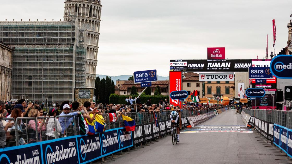 Il Giro dei Miracoli. La cronometro della Torre. Vince Hoole nel diluvio Il Giro dei Miracoli. La cronometro della Torre. Vince Hoole nel diluvio