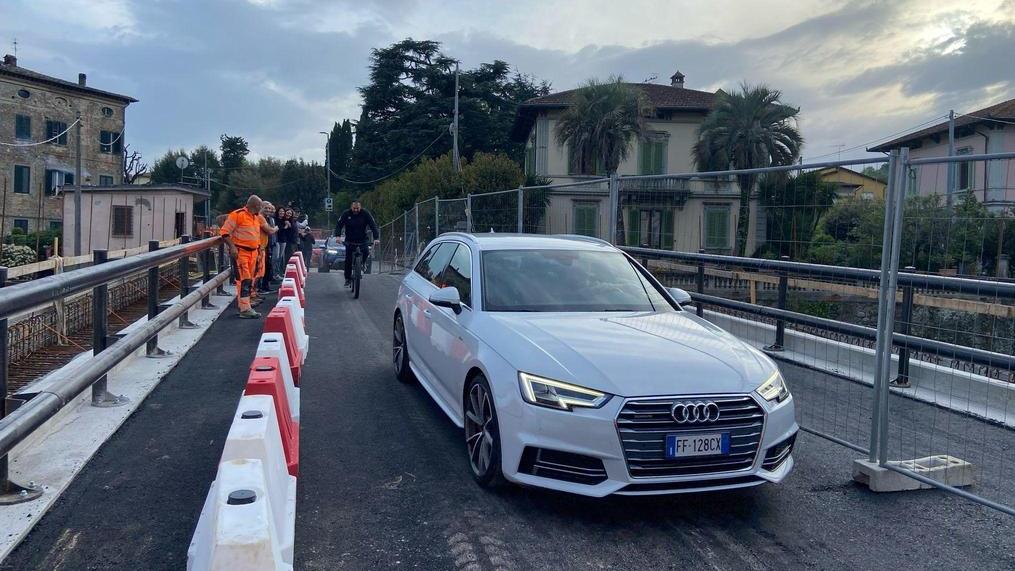 ponte all abate riaperto al traffico odissea finita per i residenti opera da un milione e mezzo 