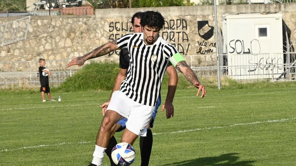 Il bomber Buffa ha realizzato la prima rete della Massese (foto di Paola Nizza) Il bomber Buffa ha realizzato la prima rete della Massese (foto di Paola Nizza)