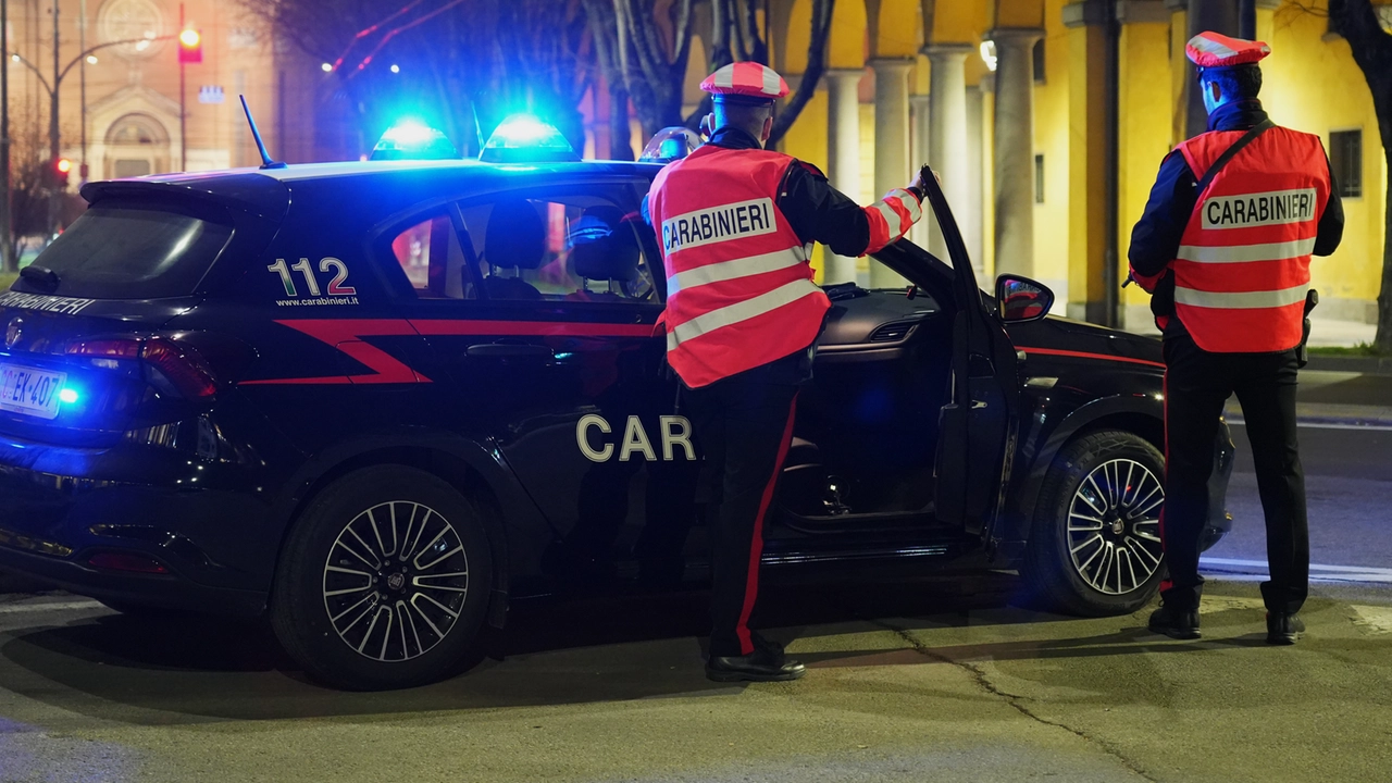 Invalida aggredita e rapinata in casa. Legata sulla sedia a rotelle e picchiata per 60 euro