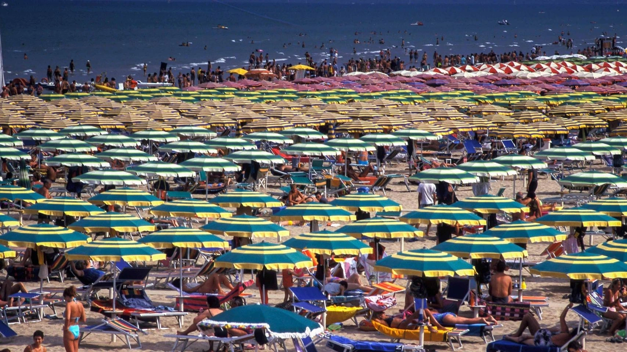 Gli stabilimenti balneari di Marina potranno attendere fino al 2027: questa la data prevista dal Comune per avviare le gare indicate per il rinnovo delle concessioni Gli stabilimenti balneari di Marina potranno attendere fino al 2027: questa la data prevista dal Comune per avviare le gare indicate per il rinnovo delle concessioni