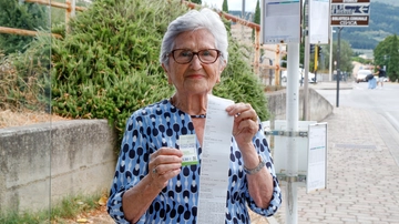 Multa sul bus all’87enne Annamaria, controllori bersagliati da offese e minacce. “Capiamo la buona fede, ma le regole vanno rispettate”