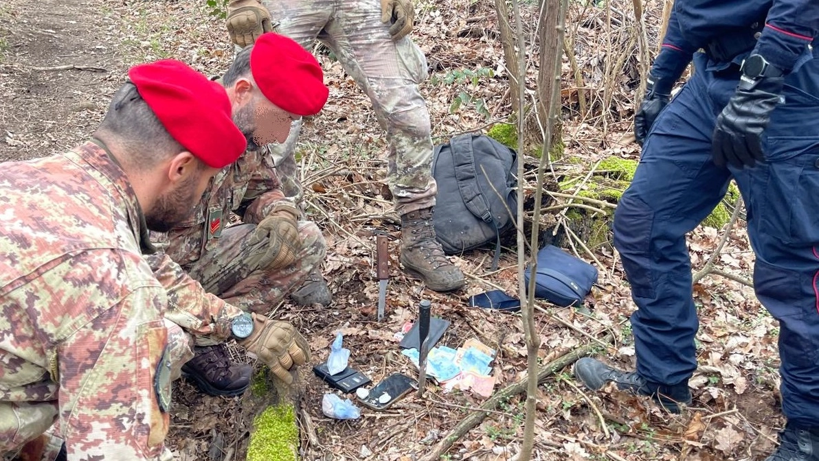 I controlli nei boschi contro lo spaccio (foto di repertorio) I controlli nei boschi contro lo spaccio (foto di repertorio)