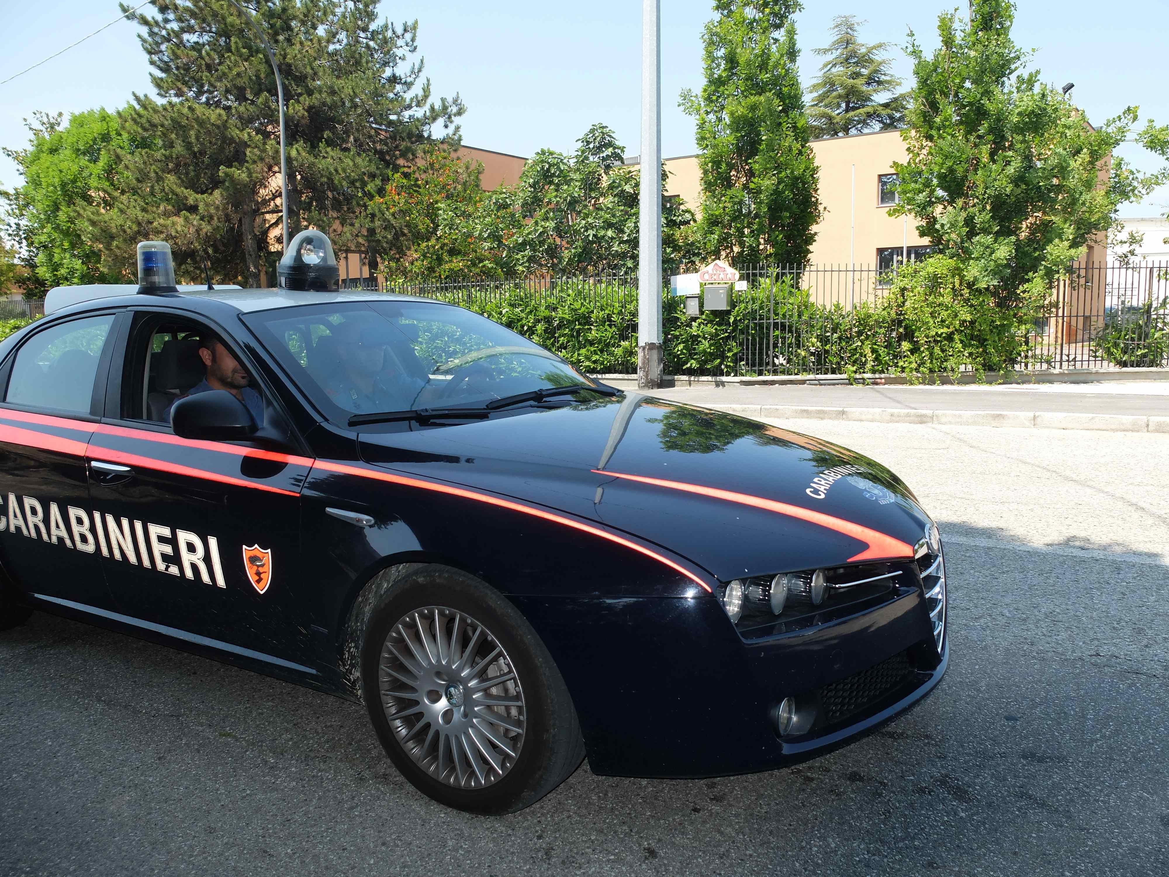 Inseguimento folle sull’Aurelia, ruba un camper e fugge all’alt. La corsa finisce in un campo Inseguimento folle sull’Aurelia, ruba un camper e fugge all’alt. La corsa finisce in un campo