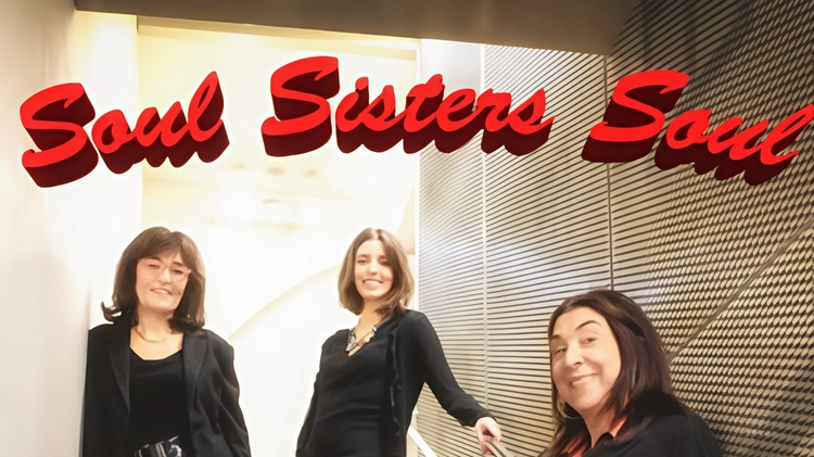 Il quinto concerto della rassegna "November Jazz" al Ridotto del Politeama presenta i gruppi vocali "Soul Sisters Soul" e "Verdi’s Jazz Choir" insieme al gruppo strumentale "Greens" della Scuola di musica Verdi. Un evento imperdibile il 26 novembre alle 21, con biglietti a partire da 10 euro per gli allievi della scuola. Il quinto concerto della rassegna "November Jazz" al Ridotto del Politeama presenta i gruppi vocali "Soul Sisters Soul" e "Verdi’s Jazz Choir" insieme al gruppo strumentale "Greens" della Scuola di musica Verdi. Un evento imperdibile il 26 novembre alle 21, con biglietti a partire da 10 euro per gli allievi della scuola.