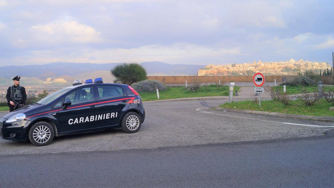 Aveva la coca nascosta in auto. Fugge ai controlli: arrestato Aveva la coca nascosta in auto. Fugge ai controlli: arrestato