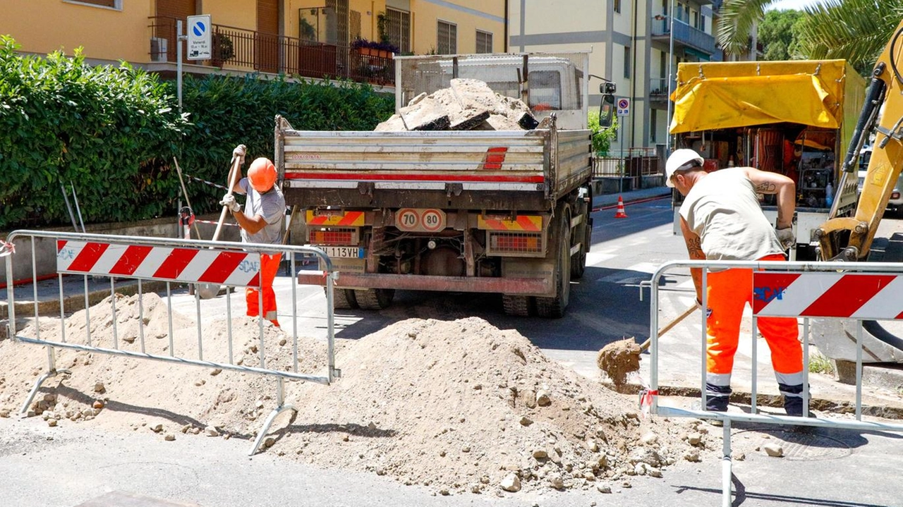 SPOLETO Lavori in via Flaminia e via Monterone, cambia la viabilità. Da domani fino a venerdì 5 settembre dalle... SPOLETO Lavori in via Flaminia e via Monterone, cambia la viabilità. Da domani fino a venerdì 5 settembre dalle...