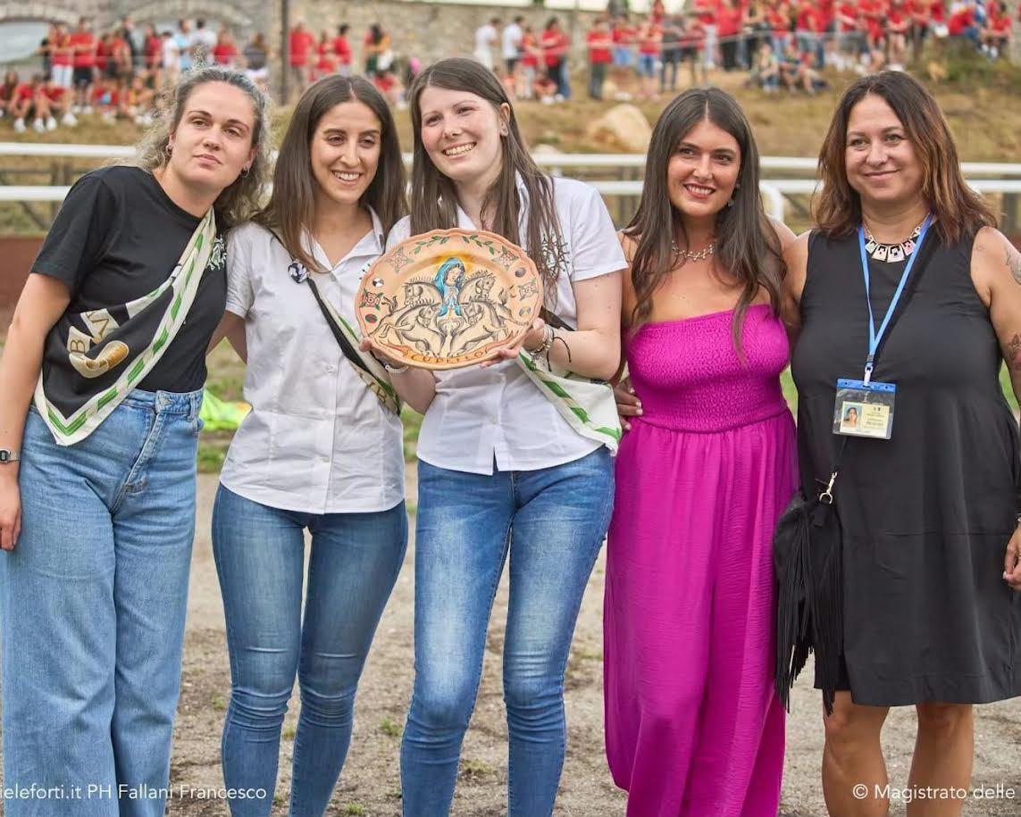 Palio di Piancastagnaio. Voltaia si aggiudica il Cupello 2025. E’ la migliore nel corteo storico Palio di Piancastagnaio. Voltaia si aggiudica il Cupello 2025. E’ la migliore nel corteo storico