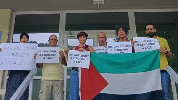 Sono già 1.400 gli aderenti alla staffetta digiuno per Gaza promossa dagli operatori sanitari toscani: con loro i sindaci di Calci, Cascina e Bientina