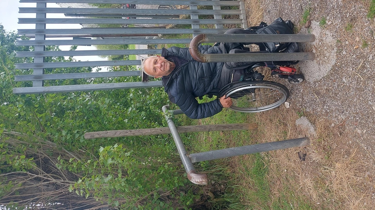 L’immagine che ha dato il via alla protesta per difendere i diritti dei disabili L’immagine che ha dato il via alla protesta per difendere i diritti dei disabili
