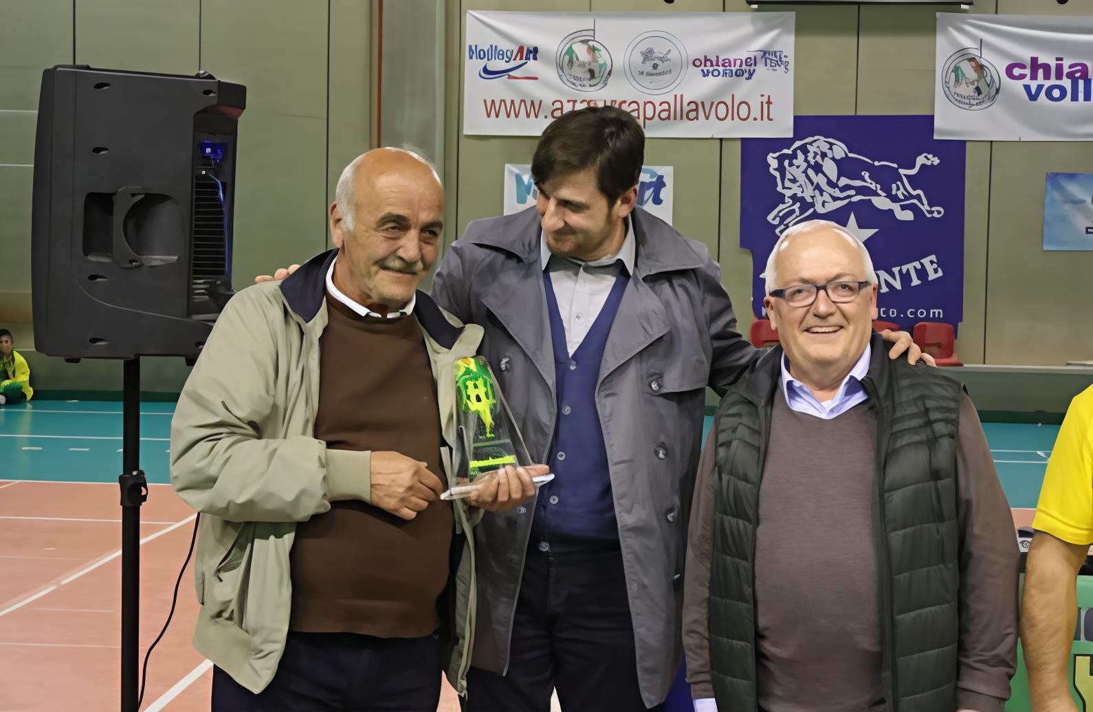 Tribuna Raspollini. Omaggio al dirigente Tribuna Raspollini. Omaggio al dirigente