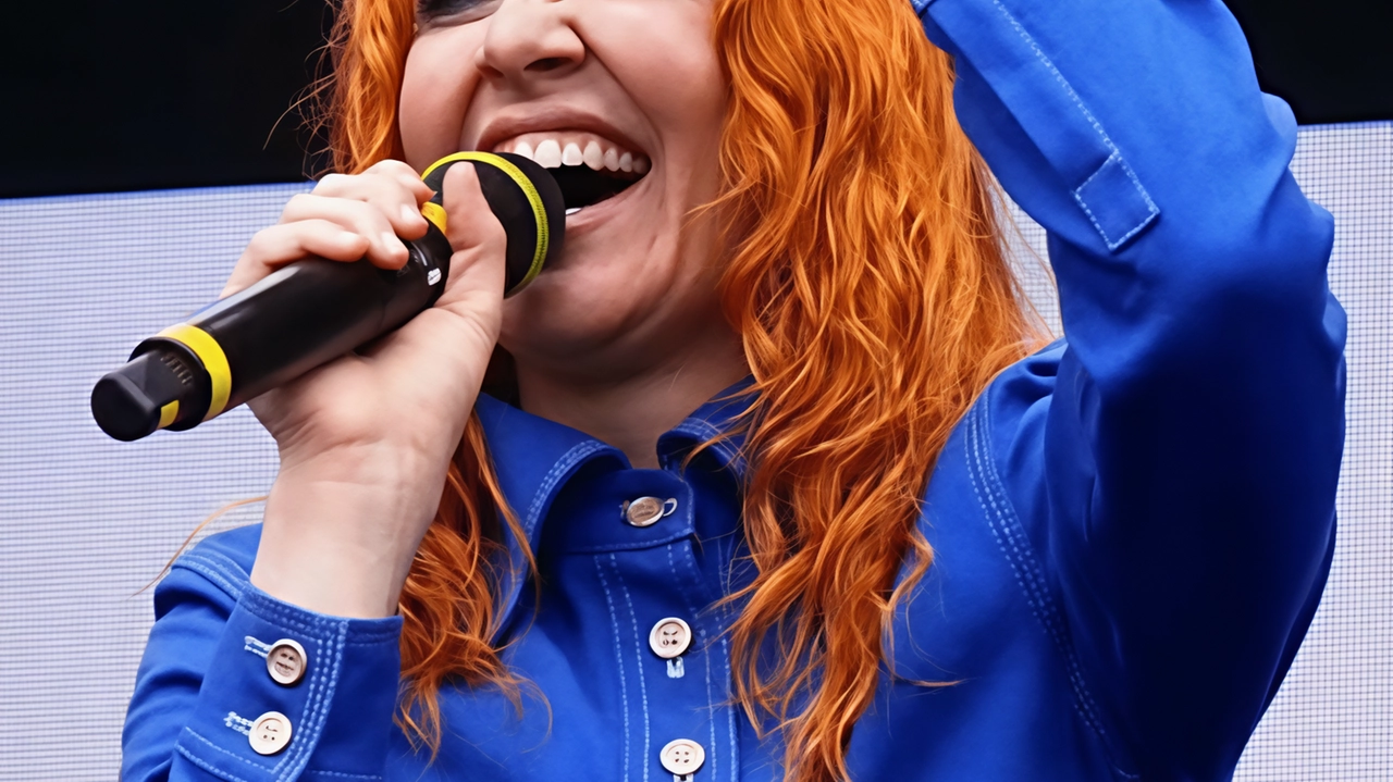 Noemi. La cantante sarà protagonista della Notte Rosa, con una tappa del suo tour estivo «Nostalgia«, titolo del suo ultimo album Noemi. La cantante sarà protagonista della Notte Rosa, con una tappa del suo tour estivo «Nostalgia«, titolo del suo ultimo album