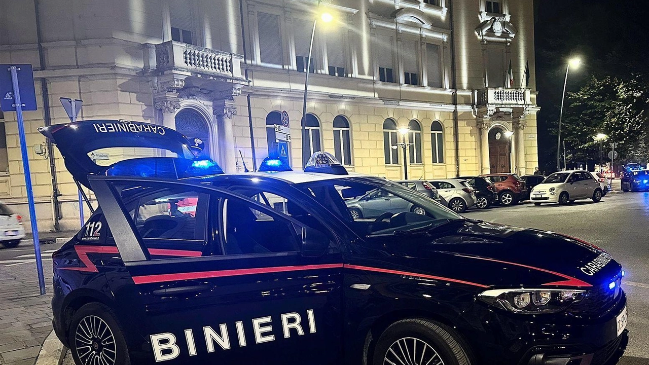 Servizio straordinario dei Carabinieri a Grosseto e Castiglione della Pescaia per controllare la movida giovanile. Focus su sicurezza, controlli e sanzioni, con attenzione ai comportamenti illeciti. Servizio straordinario dei Carabinieri a Grosseto e Castiglione della Pescaia per controllare la movida giovanile. Focus su sicurezza, controlli e sanzioni, con attenzione ai comportamenti illeciti.