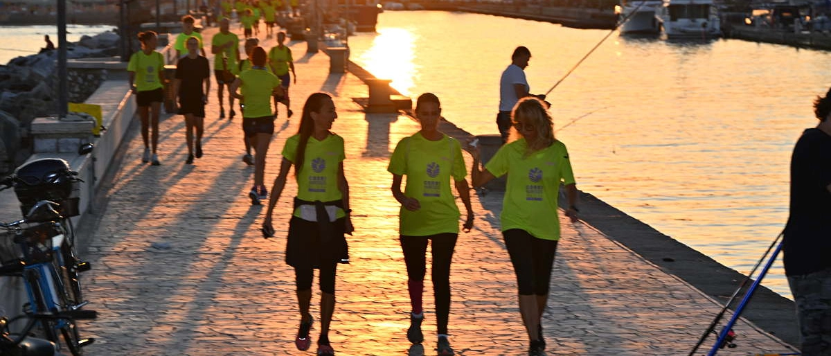 Di corsa all'alba tra Viareggio e Lido, la magia del podismo by night