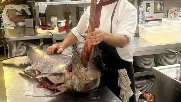 Per Giuseppe (Pino) De Marco la cucina con i profumi del mare è alla base del suo ristorante Per Giuseppe (Pino) De Marco la cucina con i profumi del mare è alla base del suo ristorante