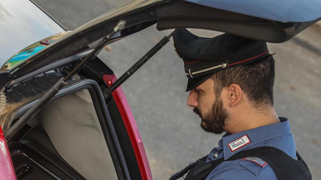 Maltrattamenti e stalking all’ex. Non può avvicinarsi alla donna. Porta il braccialetto elettronico Maltrattamenti e stalking all’ex. Non può avvicinarsi alla donna. Porta il braccialetto elettronico