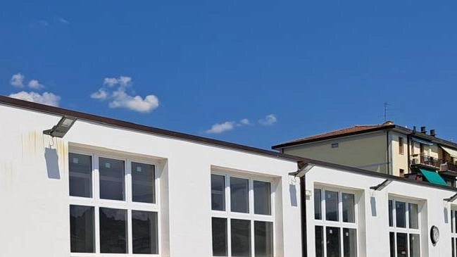 Sono in fase ultimazione i lavori per la manutenzione straordinaria con efficientamento energetico del blocco spogliatoio della piscina scoperta di... Sono in fase ultimazione i lavori per la manutenzione straordinaria con efficientamento energetico del blocco spogliatoio della piscina scoperta di...