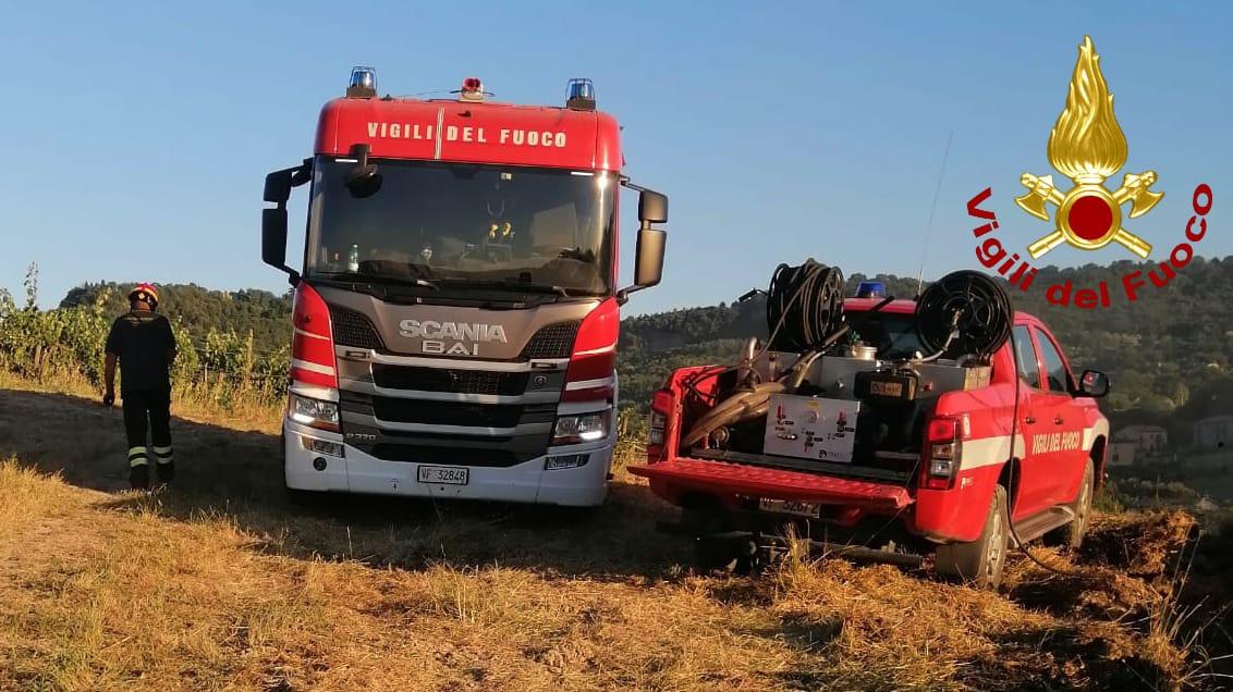 incendio tra castel viscardo e fontanelle di bardano in azione anche l8217elicottero