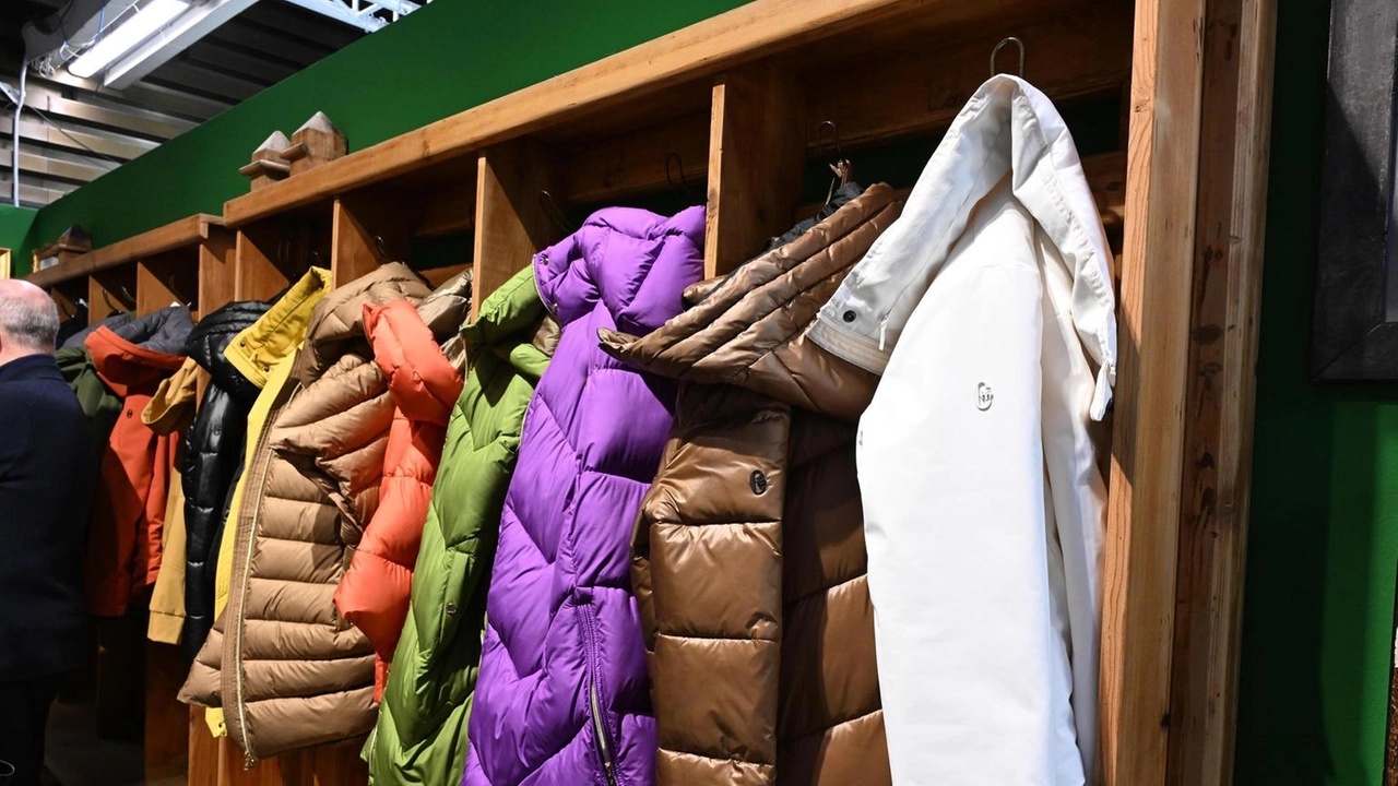La moda maschile italiana chiude il 2024 con una flessione del 3,6%, nonostante l'aumento della confezione in pelle e l'export stabile. La moda maschile italiana chiude il 2024 con una flessione del 3,6%, nonostante l'aumento della confezione in pelle e l'export stabile.