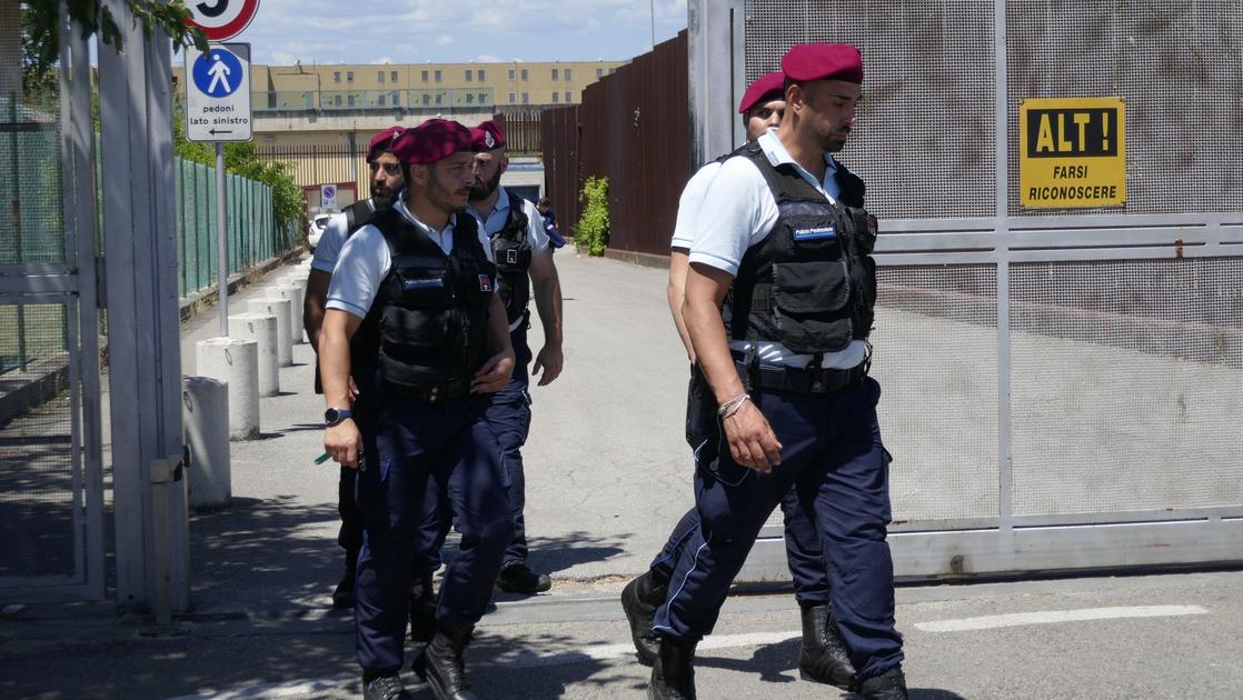 Carcere della Dogaia allo sbando. “Presto saremo senza direttore e comandante” Carcere della Dogaia allo sbando. “Presto saremo senza direttore e comandante”