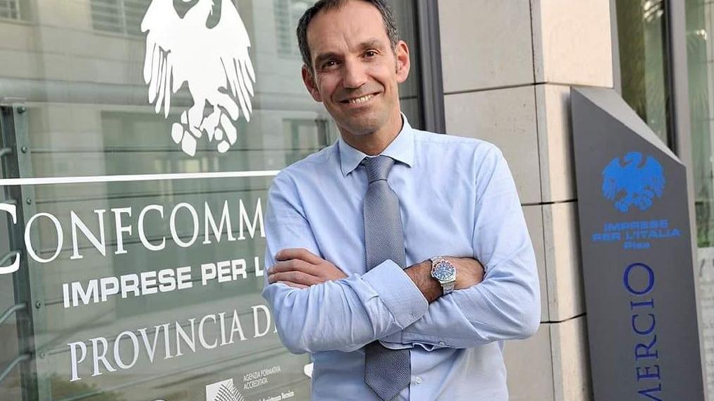 https://www.lanazione.it/image-service/view/acePublic/alias/contentid/YjNmZGU4YzktZTJiNC00/0/il-direttore-di-confcommercio-federico-pieragnoli.jpeg?f=16:9&w=1200&h=630