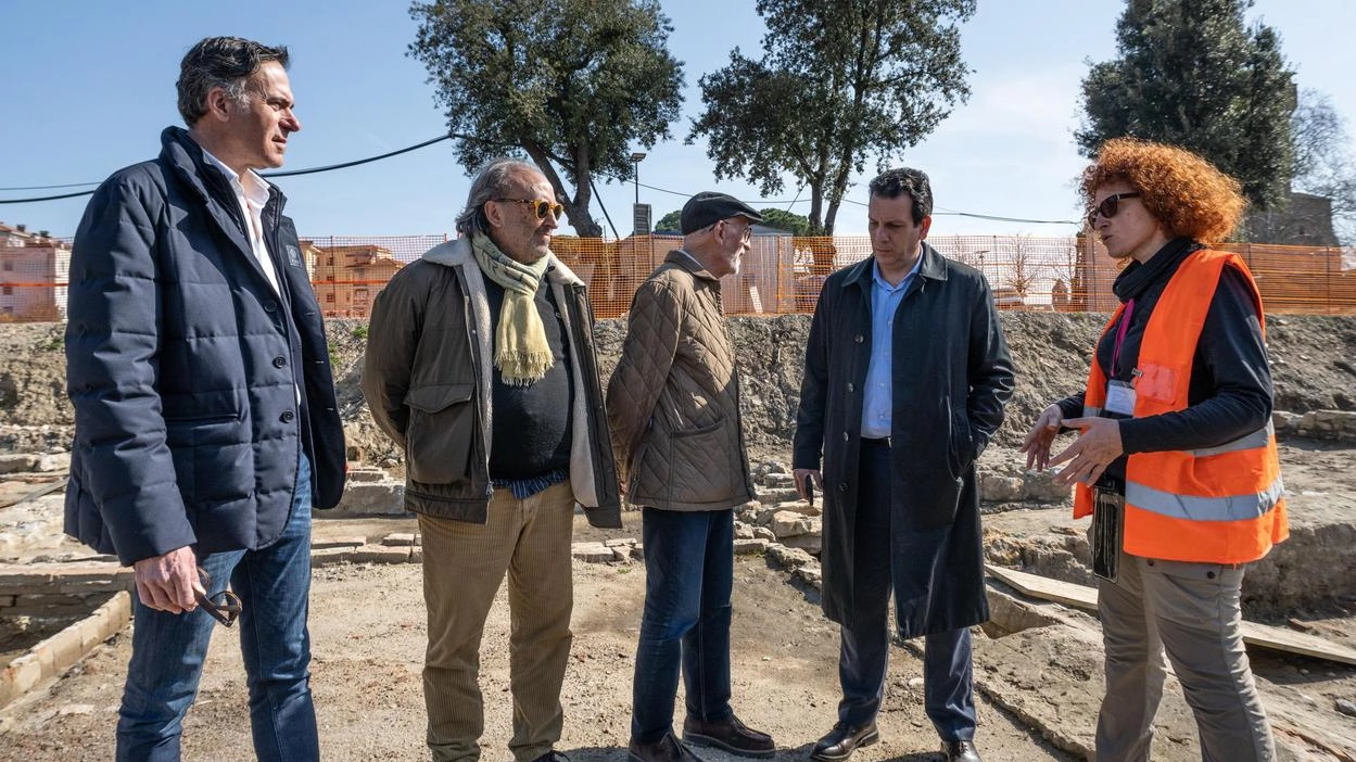 Avanti tutta con l’intervento di riqualificazione da 7 milioni di euro reso possibile grazie a fondi Pnrr. Ieri il sopralluogo di sindaco, vicesindaco e assessore all’urbanistica: "Pronto entro la fine dell’anno". Avanti tutta con l’intervento di riqualificazione da 7 milioni di euro reso possibile grazie a fondi Pnrr. Ieri il sopralluogo di sindaco, vicesindaco e assessore all’urbanistica: "Pronto entro la fine dell’anno".