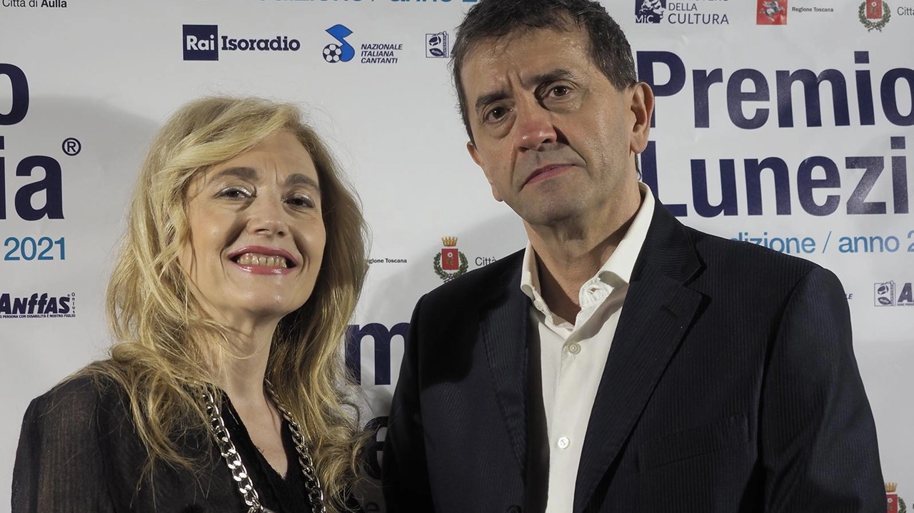 Parla il patron De Martino: "Per il futuro ci piacerebbe ripristinare la tre giorni". Tante soprese, presente anche la famiglia Tenco Parla il patron De Martino: "Per il futuro ci piacerebbe ripristinare la tre giorni". Tante soprese, presente anche la famiglia Tenco