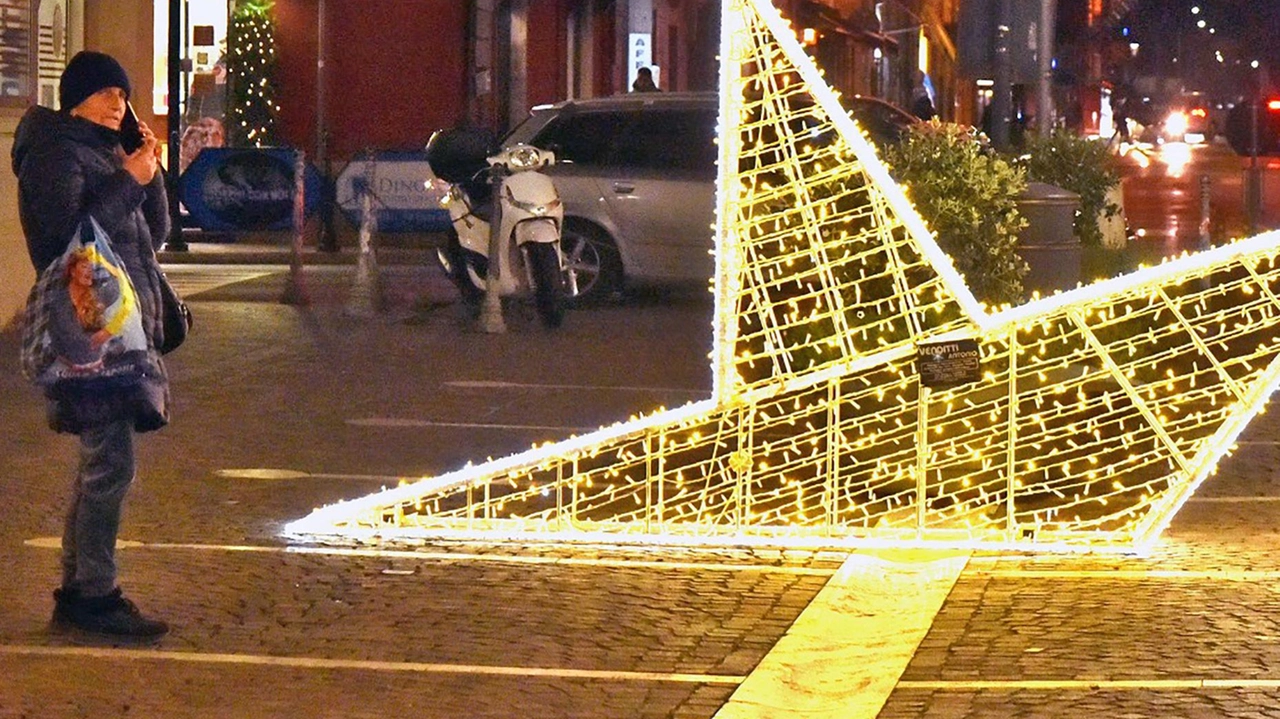 Anche Follonica si sta preparando alle festività natilizie ormai vicinissime Intanto all’ex Casello idraulico oggi sarà inaugurato il Villaggio di Babbo Natale Anche Follonica si sta preparando alle festività natilizie ormai vicinissime Intanto all’ex Casello idraulico oggi sarà inaugurato il Villaggio di Babbo Natale