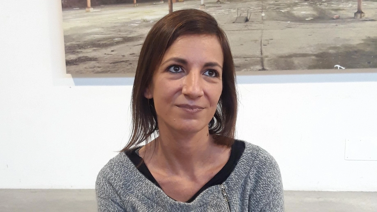 Eva Battistini. consigliera di maggioranza rappresentante del partito di Rifondazione Comunista Eva Battistini. consigliera di maggioranza rappresentante del partito di Rifondazione Comunista
