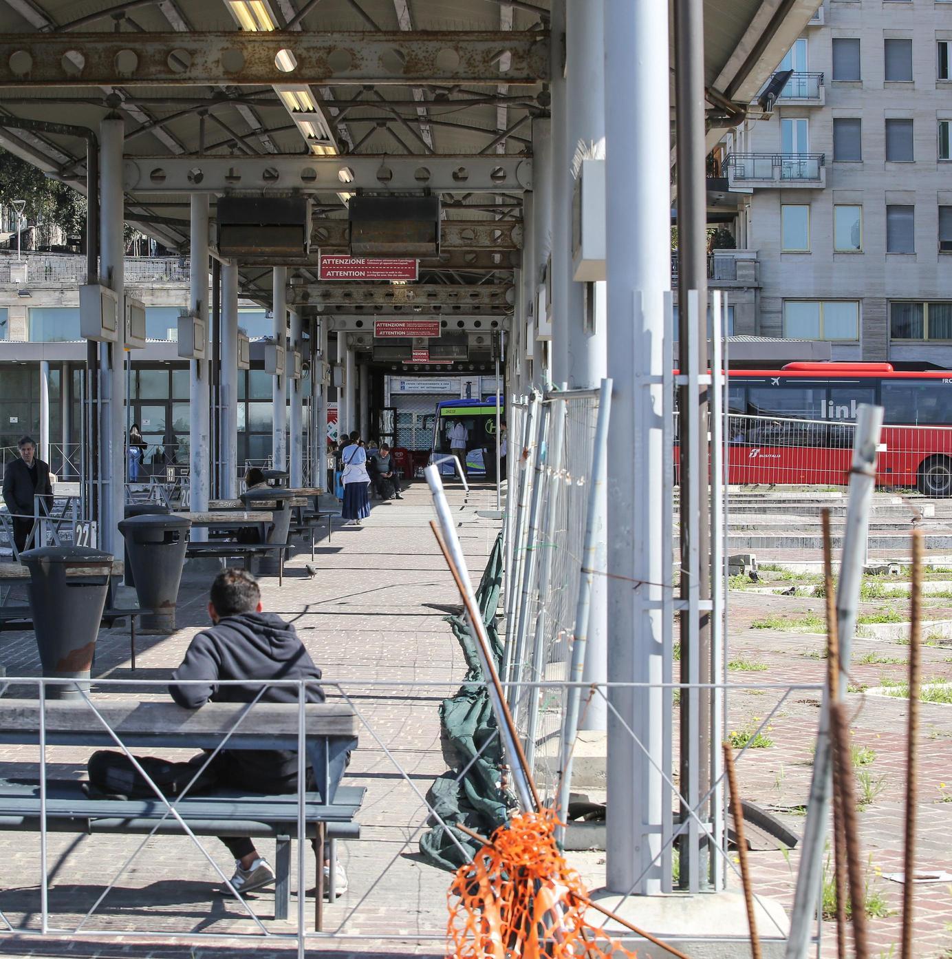 Piazza Partigiani, il riscatto. Dieci milioni per gli uffici. E fondi per il terminal bus Piazza Partigiani, il riscatto. Dieci milioni per gli uffici. E fondi per il terminal bus