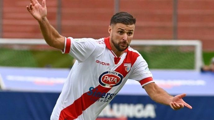 Non c’è più spazio per il centrocampista, possibile un test con il Mantova in Trentino per l’arrivo del difensore Non c’è più spazio per il centrocampista, possibile un test con il Mantova in Trentino per l’arrivo del difensore