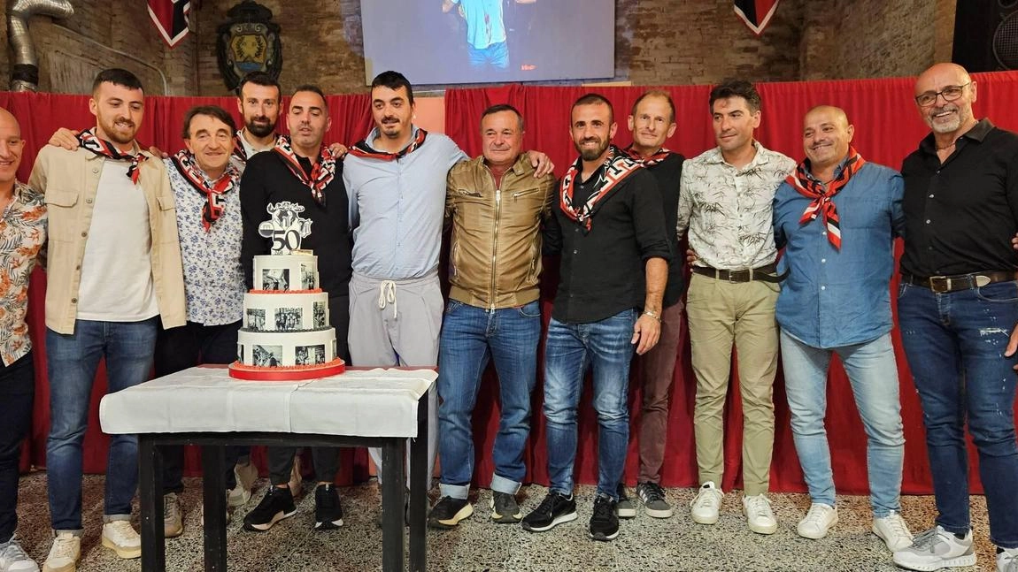 Voltaia festeggia i 50 anni di Bravìo, il rettore Bellari ha ufficializzato la notizia del ritiro di Attilio Niola Voltaia festeggia i 50 anni di Bravìo, il rettore Bellari ha ufficializzato la notizia del ritiro di Attilio Niola